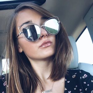 Meet your Posher, Laney